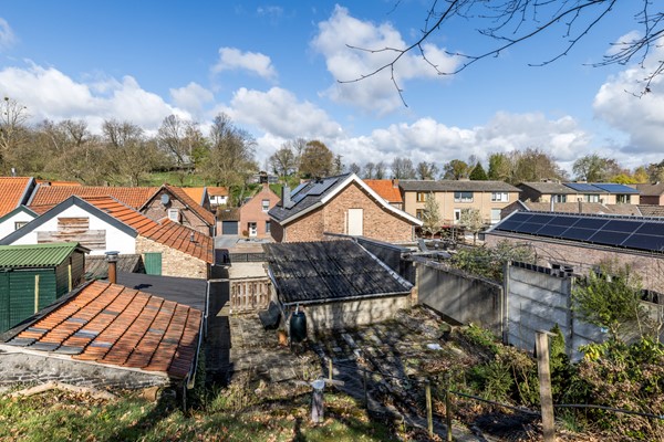 Foto - Te koop: Deze authentieke, landelijk gelegen woonboerderij uit 1900 biedt volop mogelijkheden om geheel naar eigen smaak te moderniseren